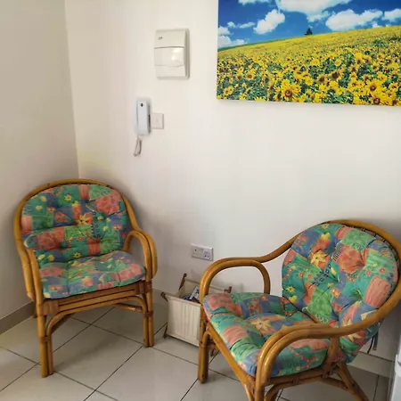 Nations Kwatera prywatna Għajnsielem